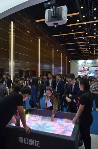 ϿƼBG(sh)ʬF(xin)Infocomm China 2018Wҫc(din)